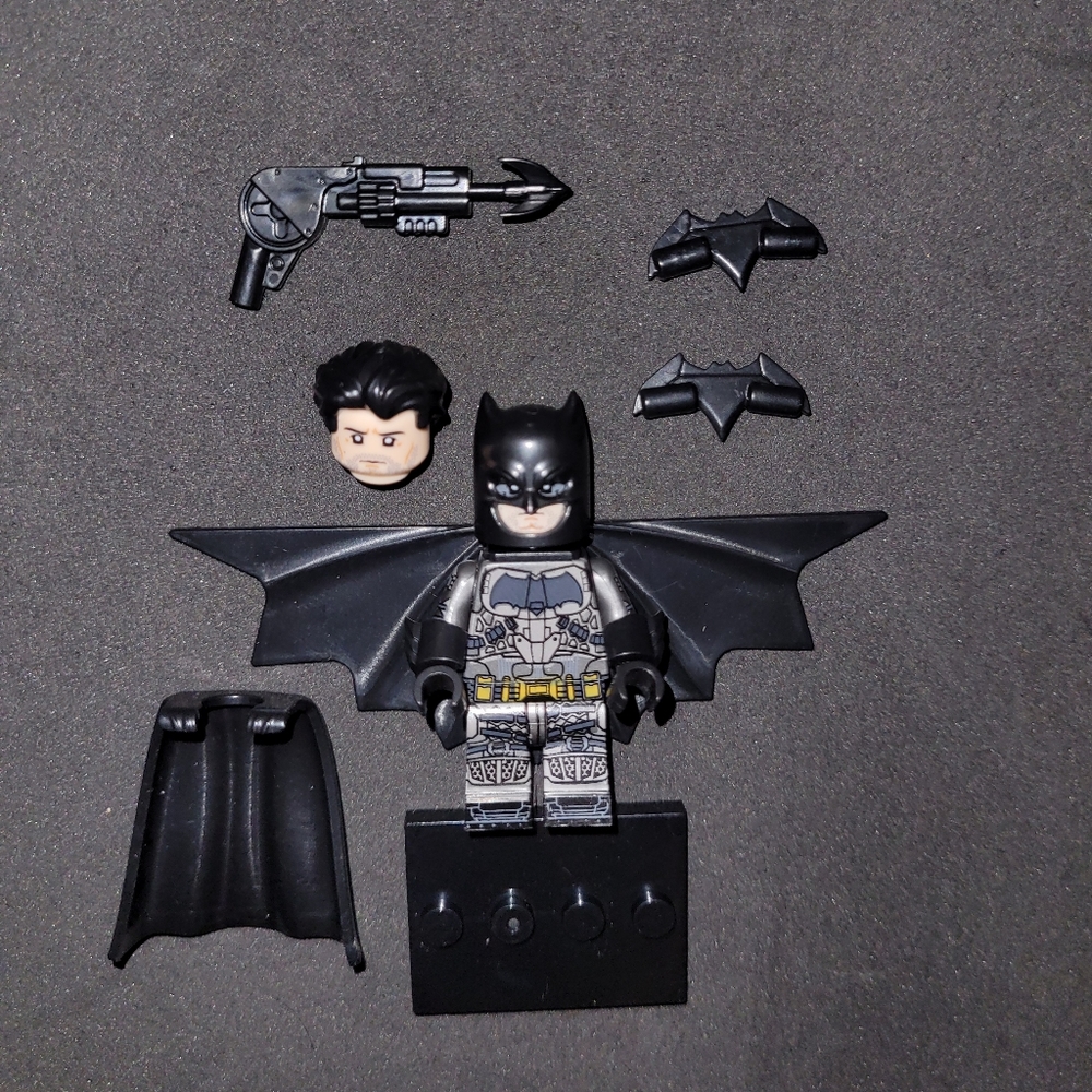 New DC Batman & Joker 4 mini figure set - Picture 2 of 7